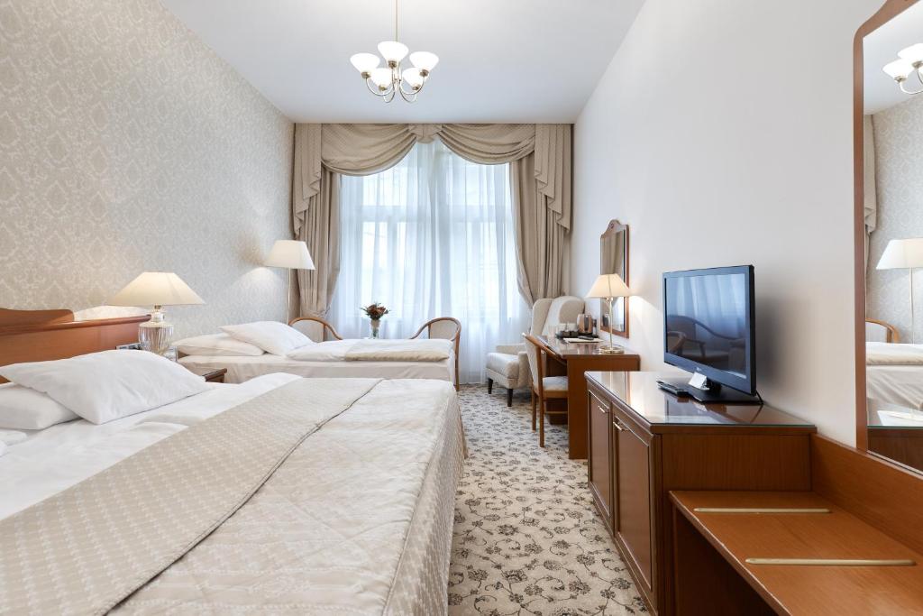 Апартаменты (Апартаменты с 2 спальнями и кондиционером) отеля Romance Puškin, Карловы Вары