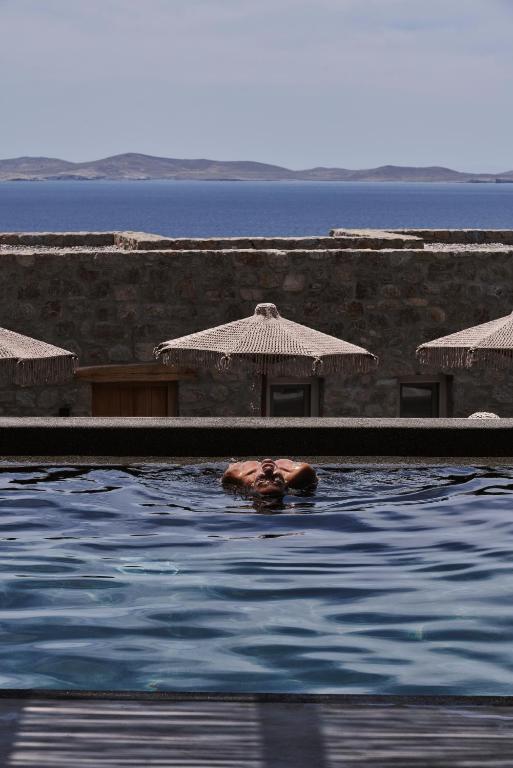 Сьюит (Люкс «Гранд» с собственным бассейном и видом на море) отеля Habitat Mykonos All Suite Hotel, Агиос-Стефанос, Эгейские острова