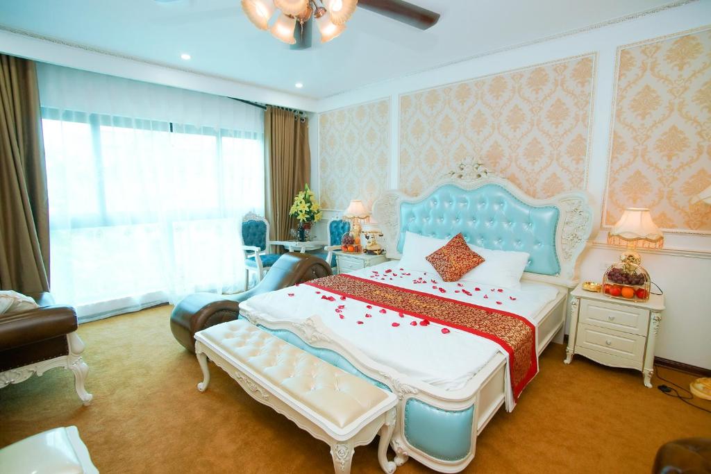 Двухместный (Стандартный номер с кроватью размера «king-size») отеля King's Hotel Yên Hòa, Ханой