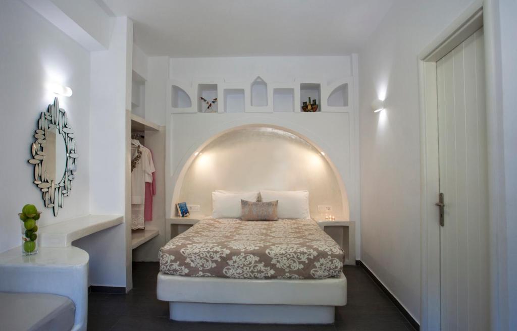 Двухместный (Улучшенный двухместный номер с 1 кроватью или 2 отдельными кроватями, вид на горы) отеля Artemis Perissa, Перисса