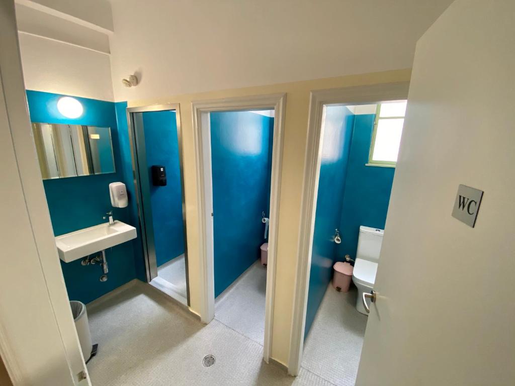 Двухместный (Двухместный номер с 2 отдельными кроватями и общей ванной комнатой) отеля Artemision, Афины