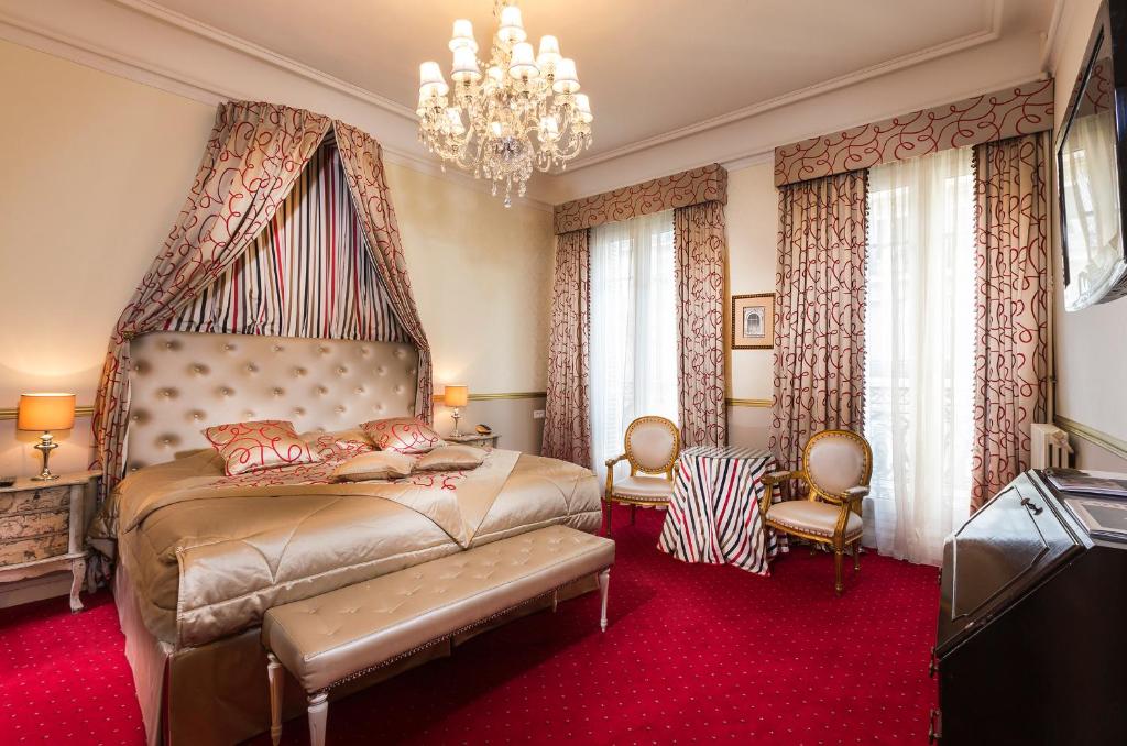 Трехместный (Полулюкс (для 3 взрослых)), Hotel Claridge Paris