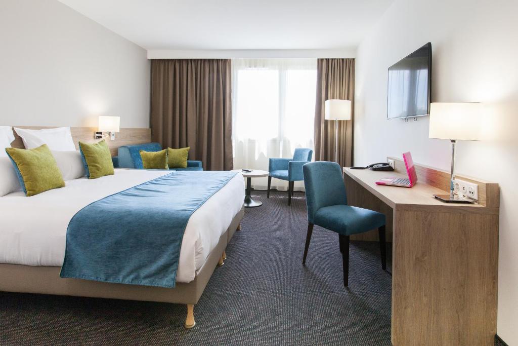 Двухместный (Улучшенный номер с кроватью размера «king-size») отеля Comfort Hotel Bordeaux Gradignan, Бордо