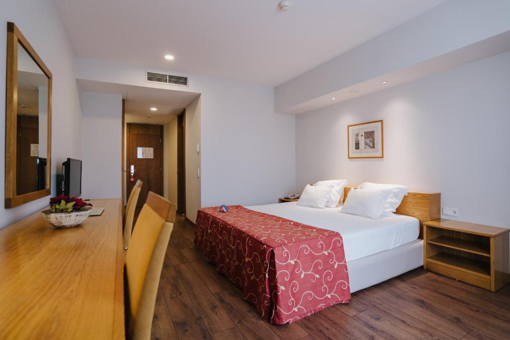 Двухместный (Улучшенный двухместный номер с 1 кроватью или 2 отдельными кроватями) отеля Hotel Premium Aeroporto, Майя