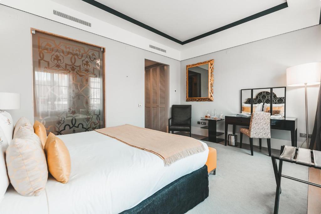 Двухместный (Улучшенный двухместный номер Делюкс с 1 кроватью или 2 отдельными кроватями) отеля Alentejo Marmòris Hotel & Spa, a Small Luxury Hotel of the World, Эшпинью