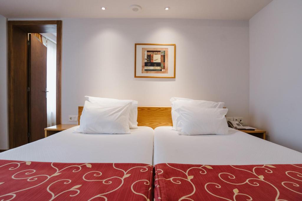 Двухместный (Стандартный двухместный номер с 1 кроватью или 2 отдельными кроватями) отеля Hotel Premium Aeroporto, Майя