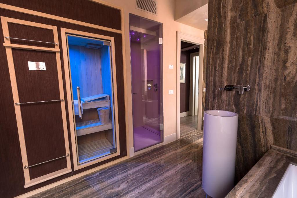 Сьюит (King Suite with spa - separate building), Liassidi Wellness Suites