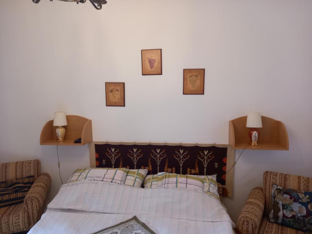 Двухместный (Двухместный номер с 2 отдельными кроватями, вид на сад) гостевого дома Galambos Pincészet, Шарошпатак