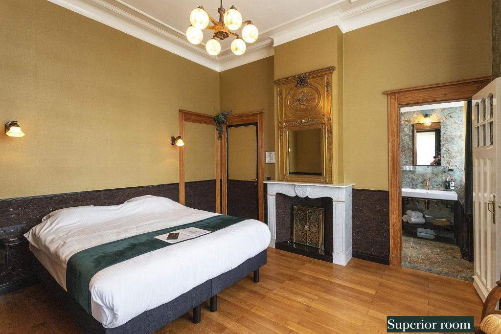 Двухместный (Улучшенный номер с кроватью размера «king-size») отеля Hotel Shamon, Брюгге