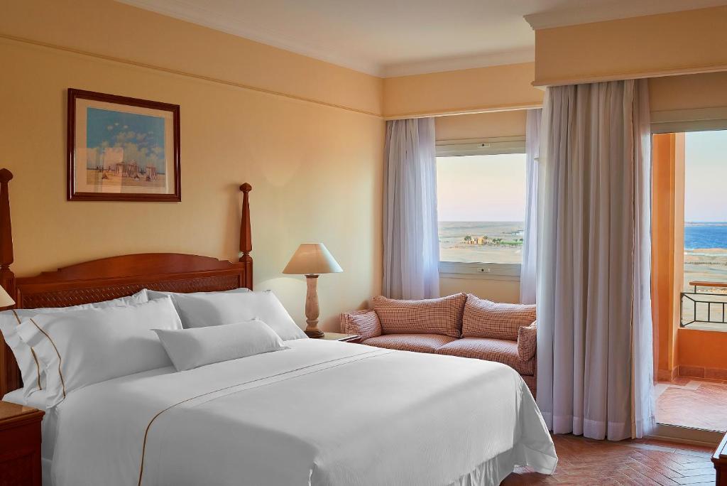 Двухместный (Стандартный номер с кроватью размера «king-size» или 2 отдельными кроватями) курортного отеля Westin Soma Bay Golf Resort and Spa, Хургада