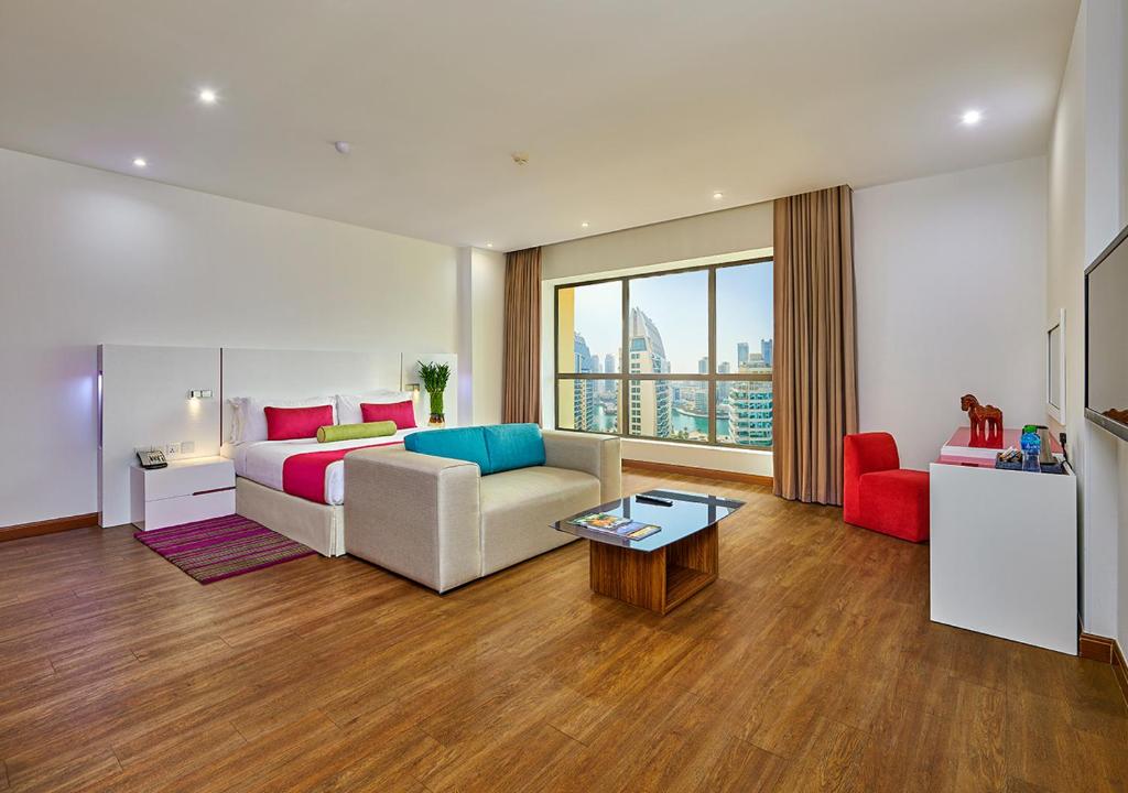 Двухместный (Предложение Staycation — Номер Делюкс с бесплатными пляжными принадлежностями и бесплатными билетами (на каждые сутки проживания) в аквапарк La) апарт-отеля Hawthorn Hotel & Suites by Wyndham JBR, Дубай