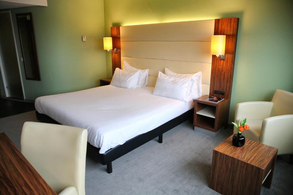 Двухместный (Улучшенный двухместный номер с 1 кроватью или 2 отдельными кроватями) отеля Van der Valk Hotel Rotterdam - Blijdorp, Роттердам