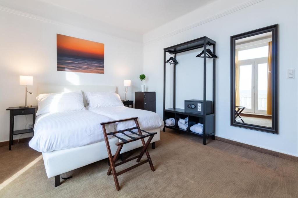 Двухместный (Классический двухместный номер с 2 отдельными кроватями и видом на море) отеля Thermae Palace, Остенде