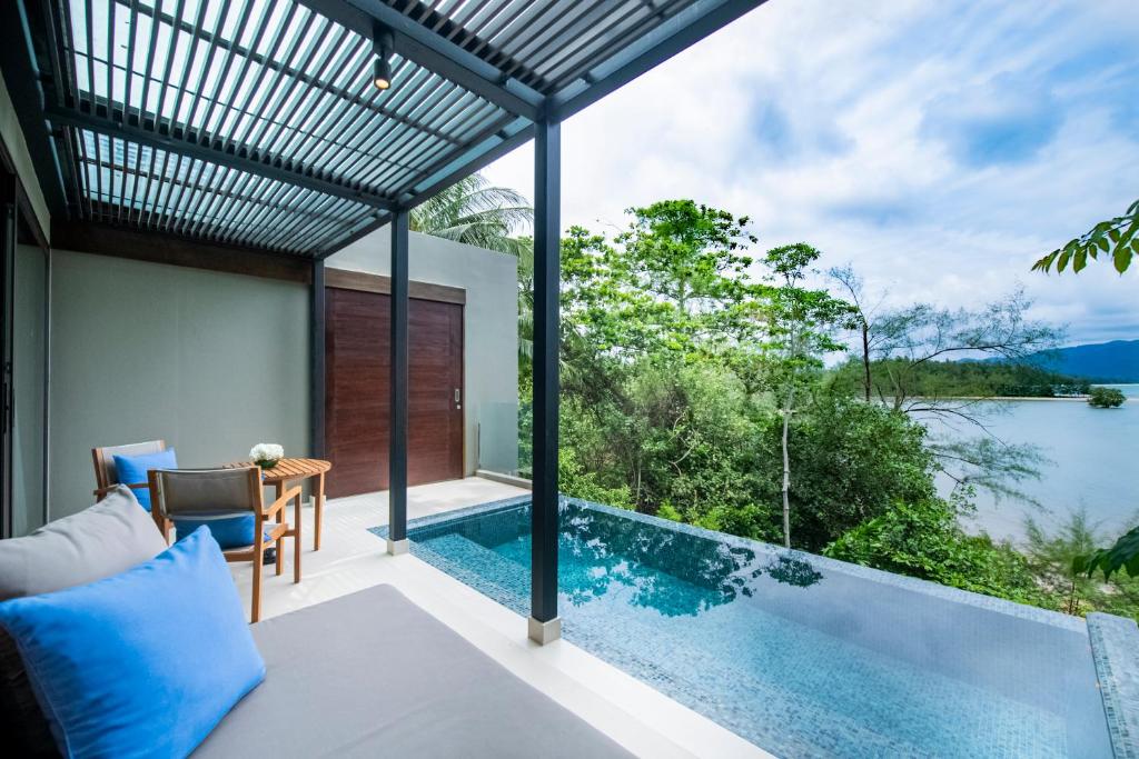 Двухместный (Люкс «Гранд» с бассейном, вид на море), Anantara Layan Phuket Resort