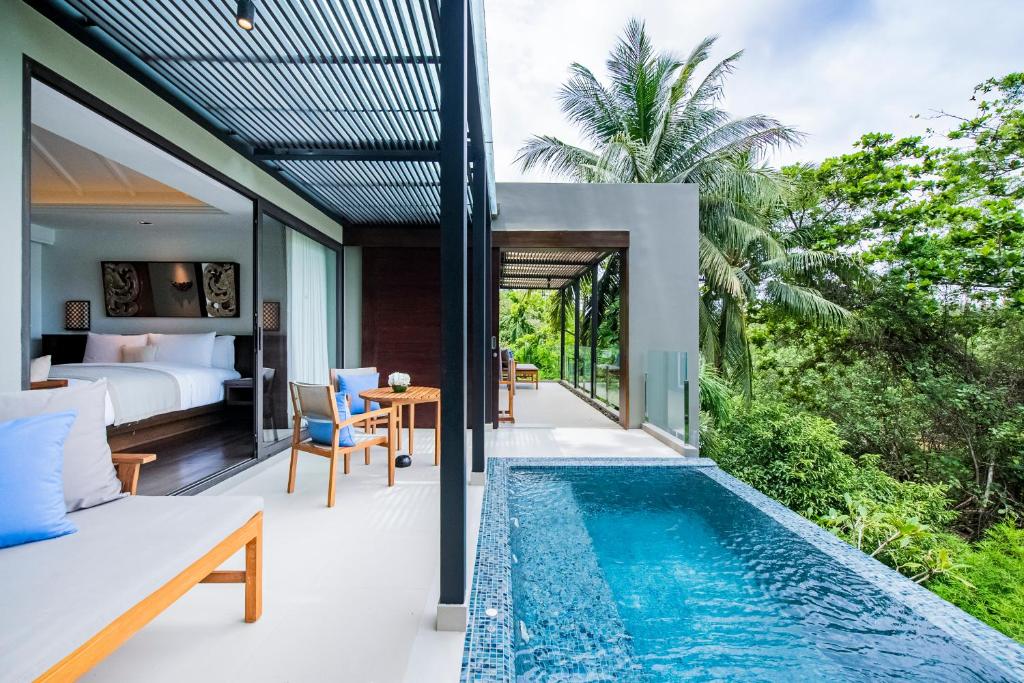 Сьюит (Люкс с 2 спальнями и видом на бассейн), Anantara Layan Phuket Resort