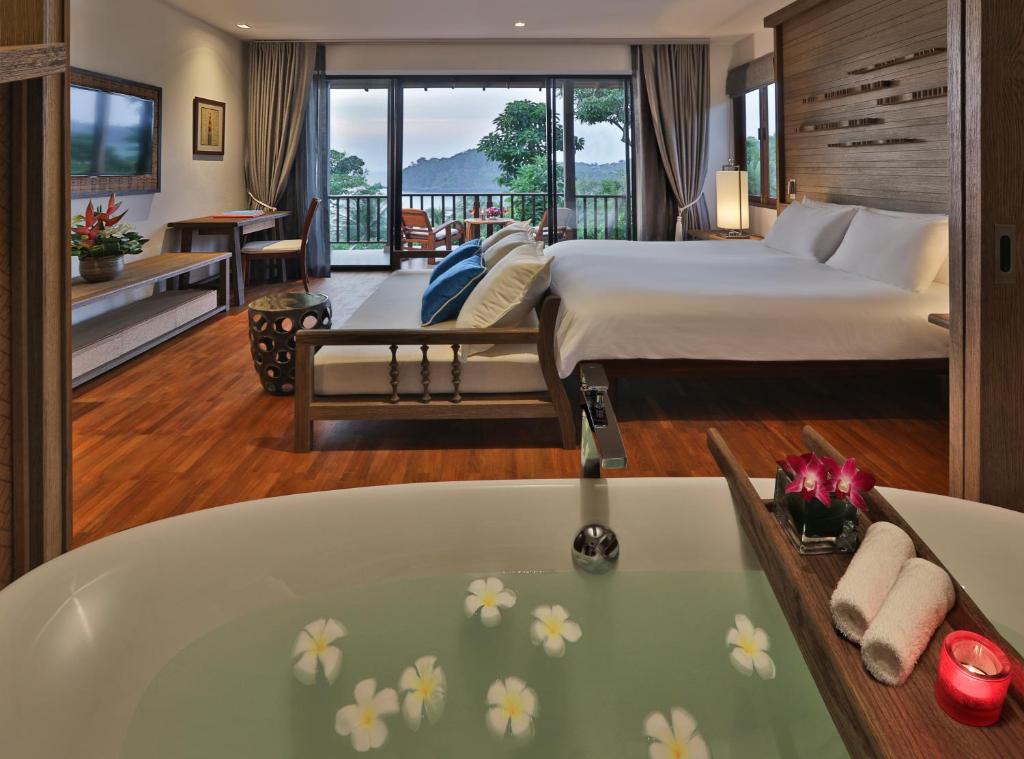 Вилла (Вилла с 1 спальней и собственным бассейном - Со стороны холма - Бесплатный трансфер от/до аэропорта Краби) курортного отеля Pimalai Resort & Spa, Ко Ланта
