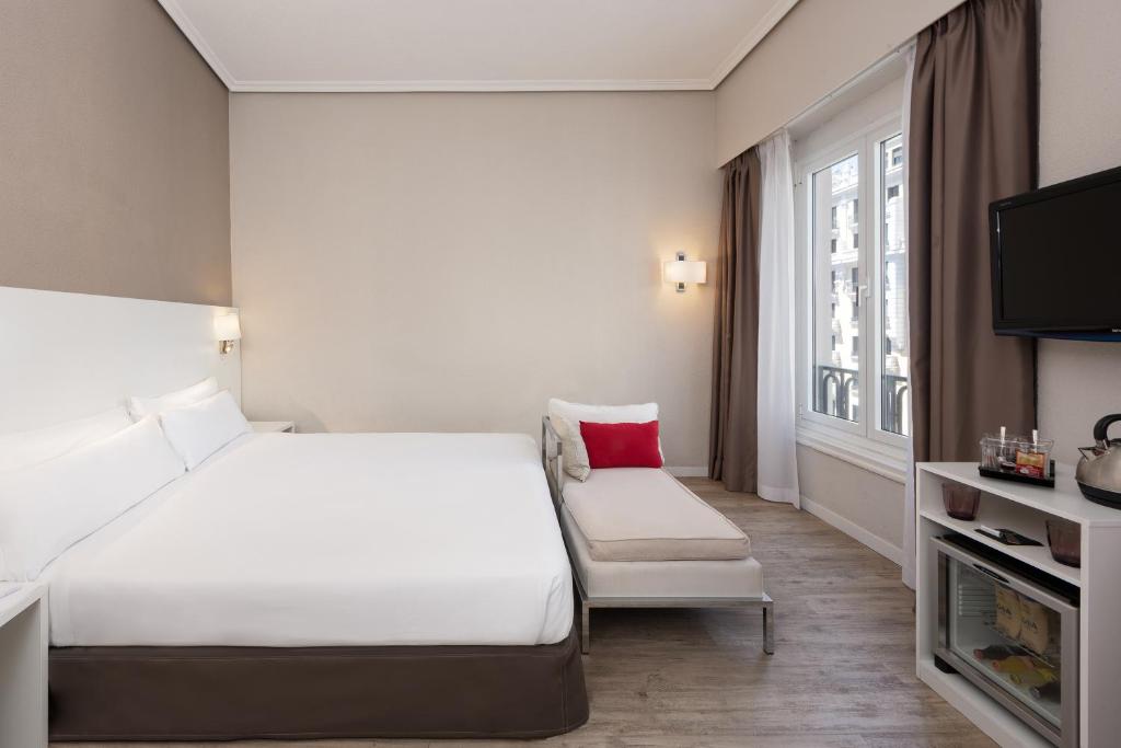 Tryp Madrid Gran Vía, Мадрид