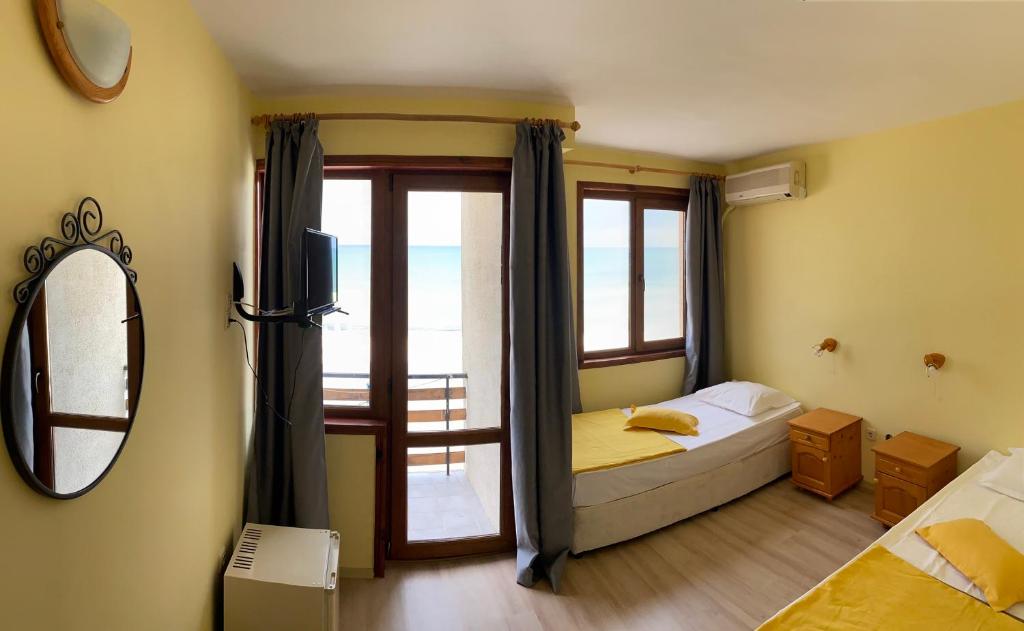 Двухместный (Стандартный двухместный номер с 1 кроватью или 2 отдельными кроватями, вид на море) отеля Palma Beach Hotel, Кранево