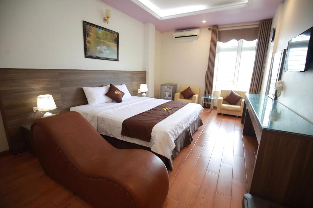 Двухместный (Номер Делюкс с кроватью размера «king-size») отеля Minh Hang 3 Hotel, Тхань Хоа