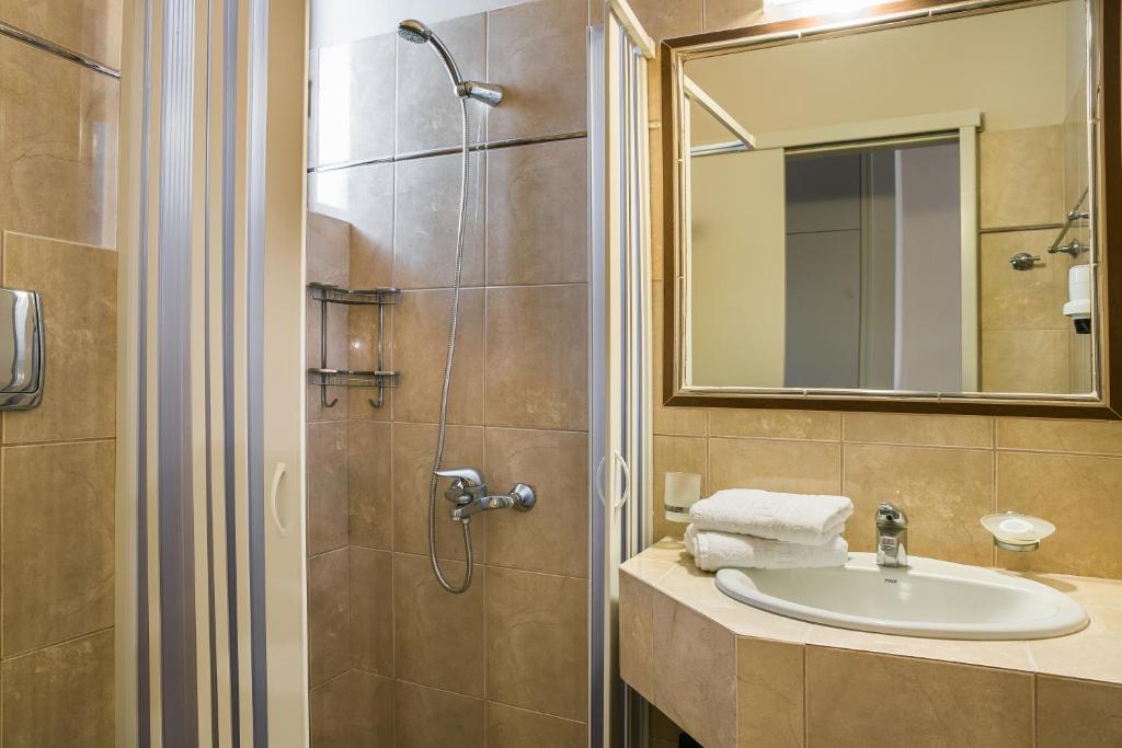 Двухместный (Двухместный номер с 2 отдельными кроватями и террасой) отеля Irilena Hotel, Ласси
