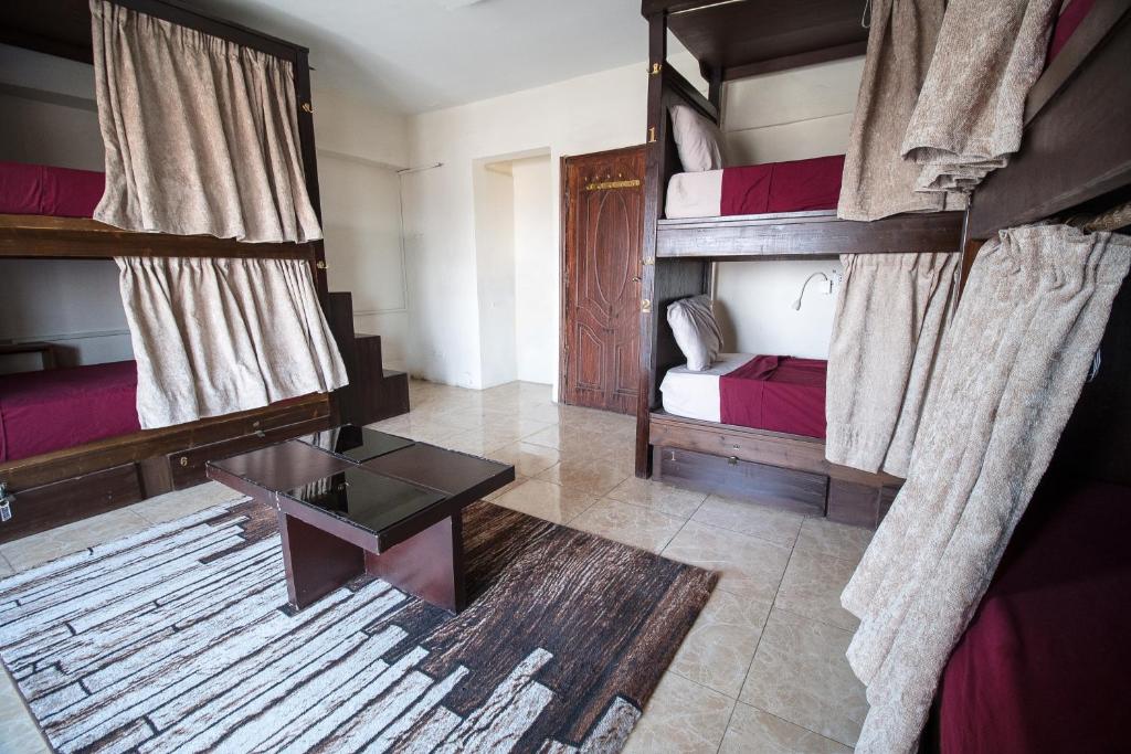 Номер (Кровать в общем 6-местном номере для женщин) хостела Isis Hostel 1, Каир