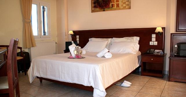 Двухместный (Улучшенный двухместный номер с 1 кроватью) отеля Venardos Hotel, Агия-Пелагия, Аттика