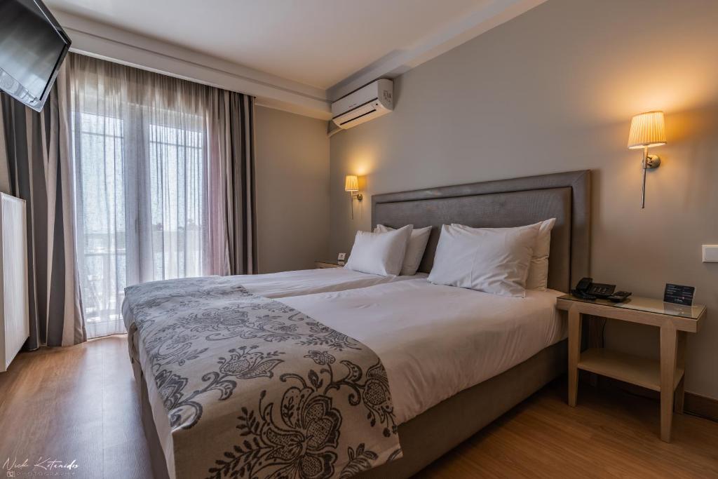 Двухместный (Двухместный номер с 1 кроватью или 2 отдельными кроватями и видом на море) отеля Hotel Avra, Паралия Катерини