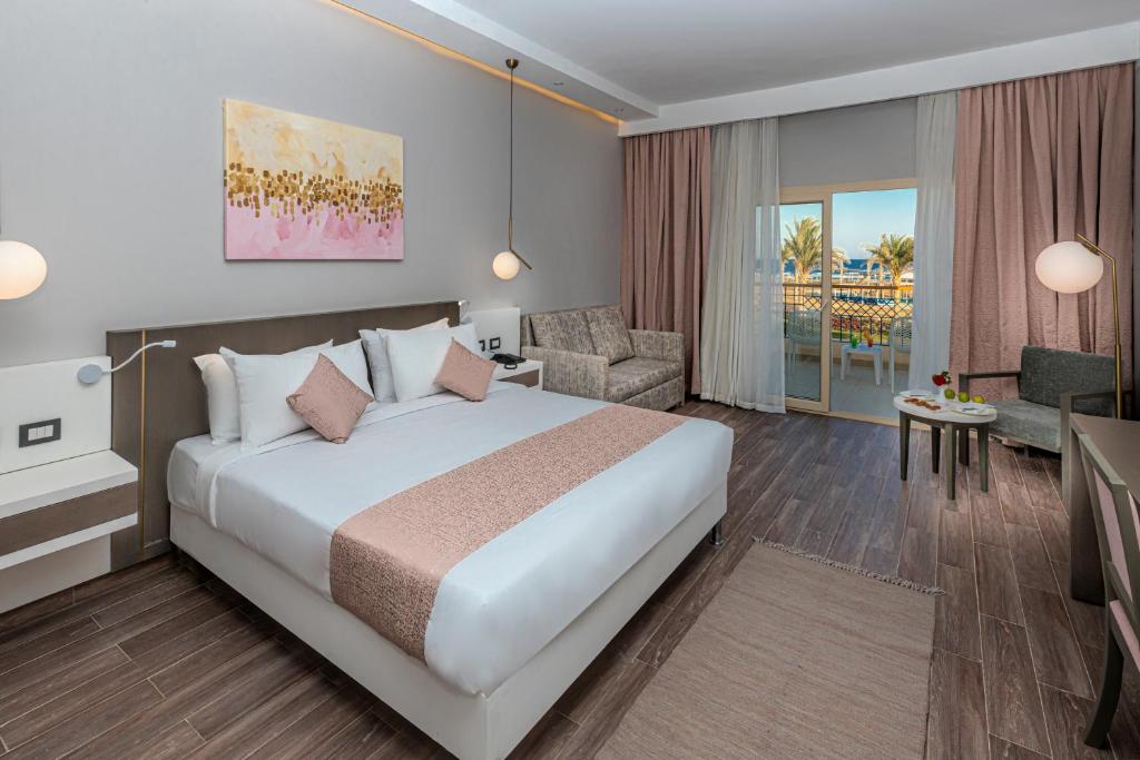 Двухместный (Номер «Премиум» с видом на море) курортного отеля Sataya Resort Marsa Alam, Марса-эль-Алам