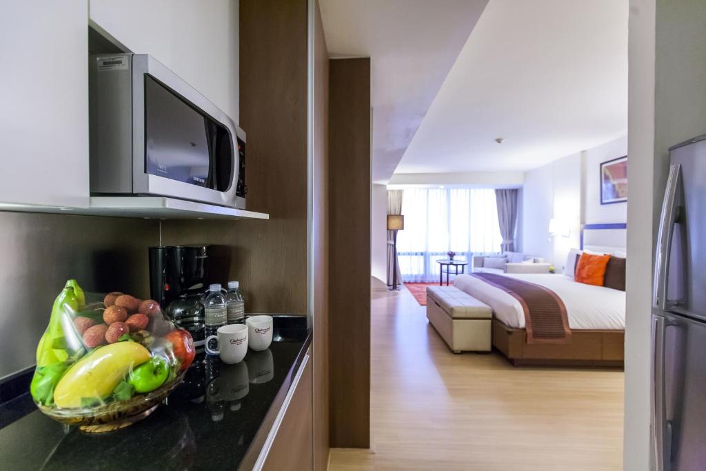 Студио (Staycation Offer - Studio with Food & Beverage Credit), Отель Oakwood Residence Sukhumvit 24