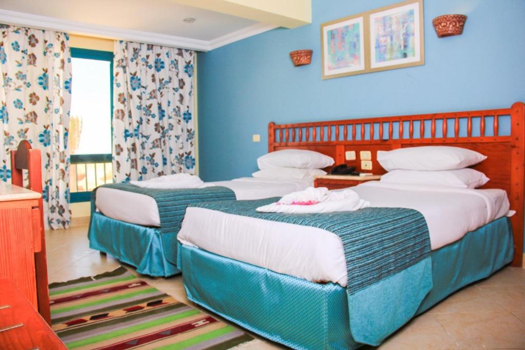 Двухместный (Улучшенный двухместный номер с 1 кроватью или 2 отдельными кроватями и видом на море) курортного отеля Kitesurfing Green Sudr, Рас-Судр