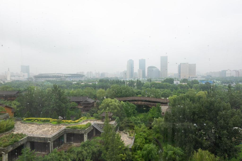 Двухместный (Двухместный номер с 1 кроватью, вид на сад) отеля Holiday Inn Express Beijing Minzuyuan, Пекин