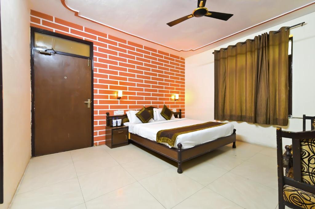 Двухместный (Двухместный номер Делюкс с 1 кроватью) курортного отеля The Byke Grassfield Resort, Джайпур
