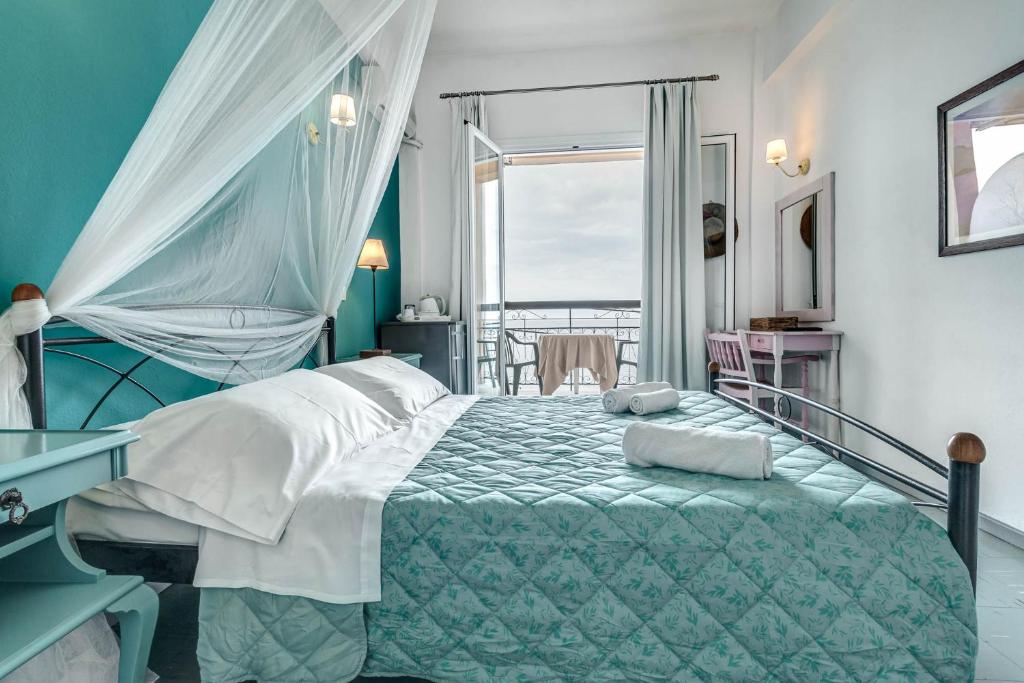 Двухместный (Двухместный номер с 1 кроватью с видом на море) отеля Eros Beach Hotel, Бенитсес