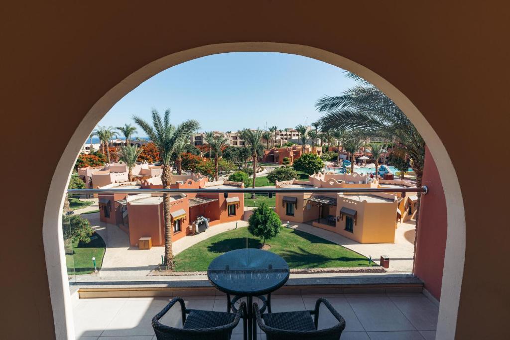 Двухместный (Улучшенный двухместный номер с 1 кроватью), Nubian Village Aqua Hotel