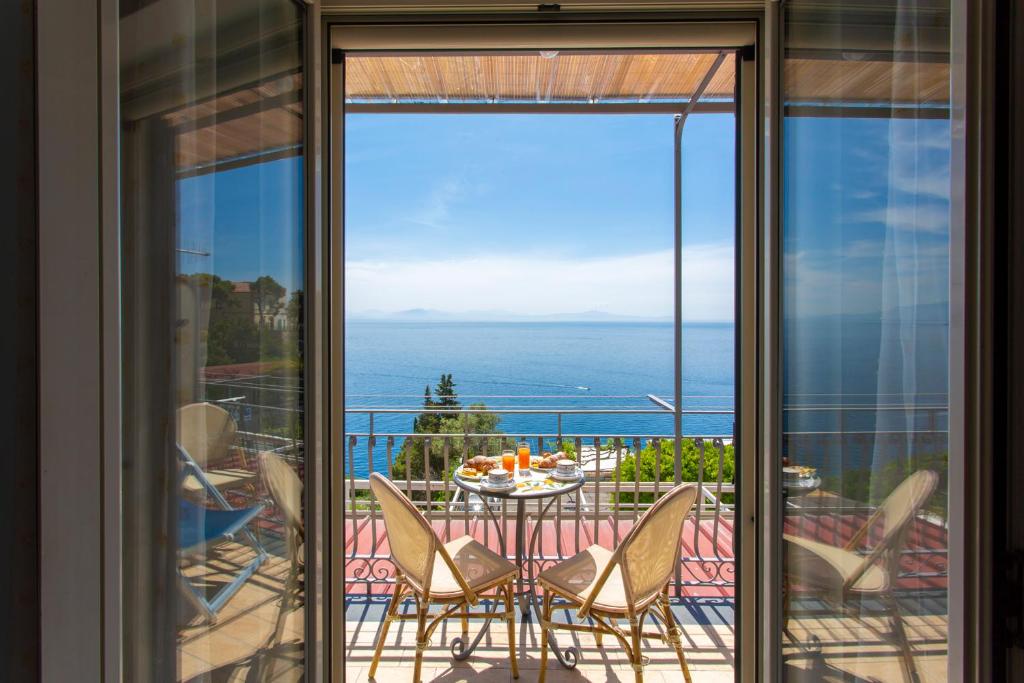 Апартаменты (Апартаменты с 1 спальней и видом на море) отеля Locanda Costa D'Amalfi, Амальфи