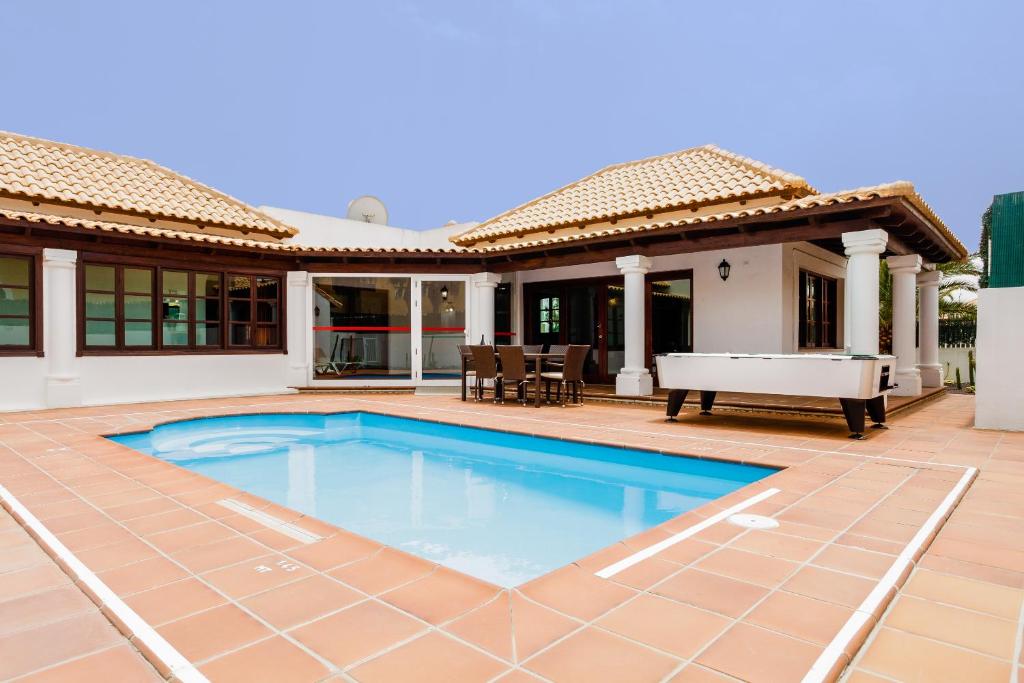 Villa Azafrán with Private Heated Pool & Wifi