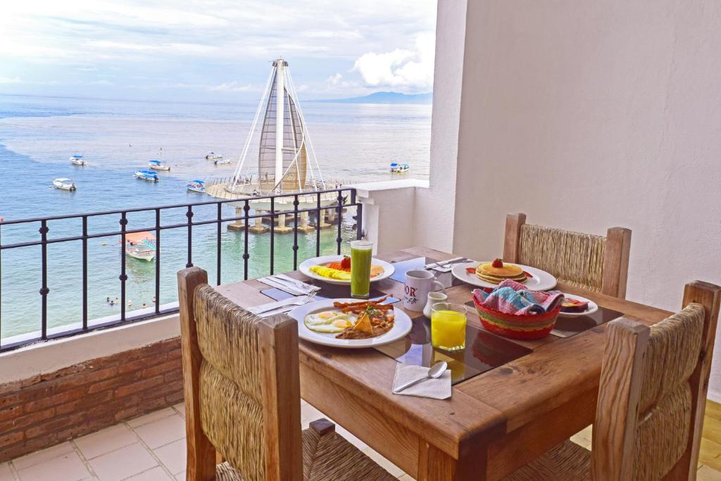 Сьюит (Стандартный люкс), Emperador Vallarta Beachfront Hotel and Suites