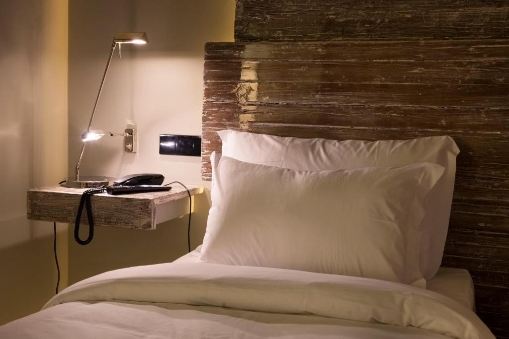 Двухместный (Двухместный номер с 1 кроватью и Новогодним пакетом услуг) отеля Vitoria Stone Hotel, Эвора