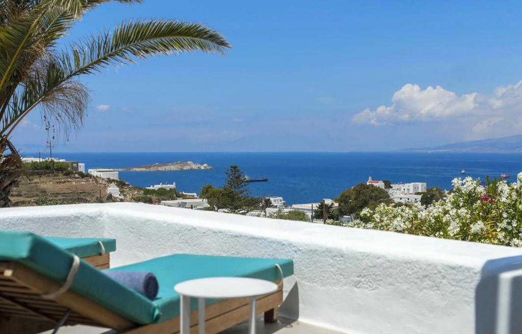 Двухместный (Полулюкс с видом на море и гидромассажной ванной) отеля Andronikos Hotel, Миконос