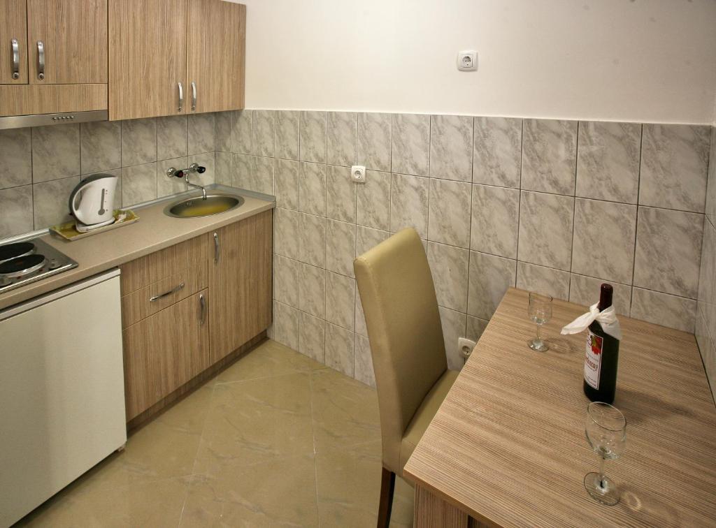 Студио (Номер-студио с патио (для 4 взрослых)), Apartments Obala - Katić