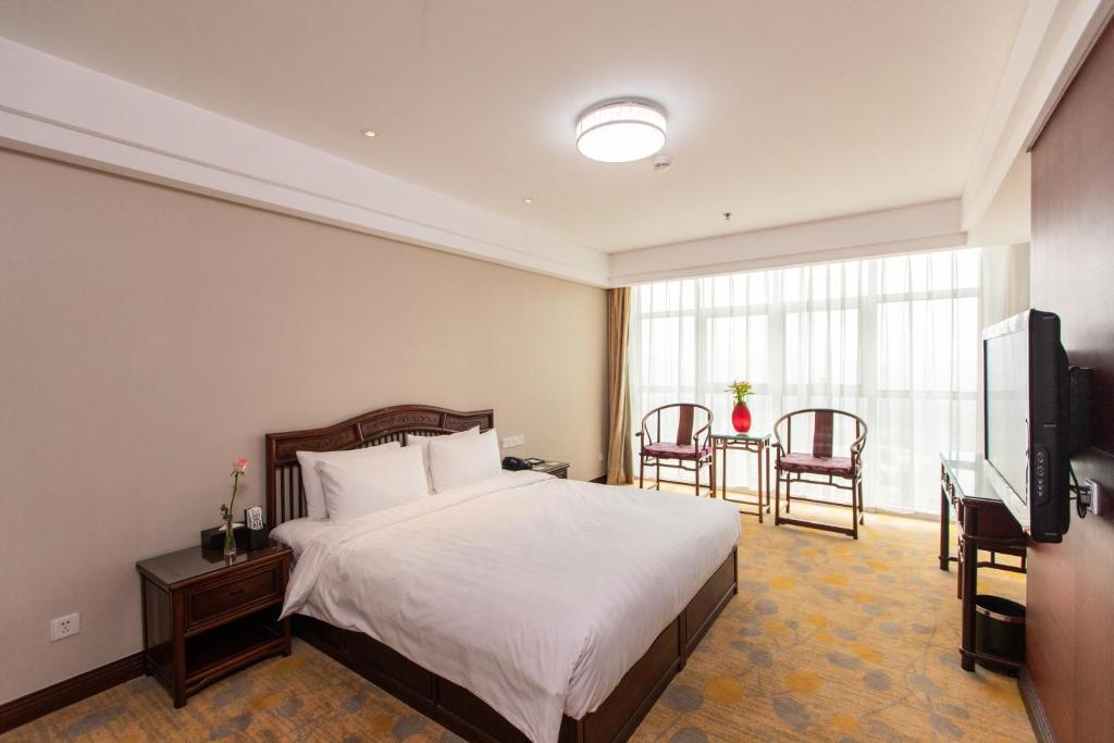 Двухместный (Стандартный номер с кроватью размера «king-size») отеля Beijing Broadcasting Tower Hotel, Пекин