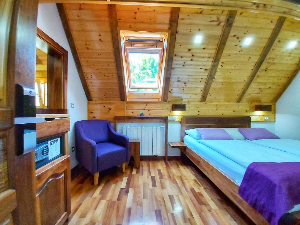 Двухместный (Двухместный номер Делюкс с 1 кроватью), Plitvice Ethno House