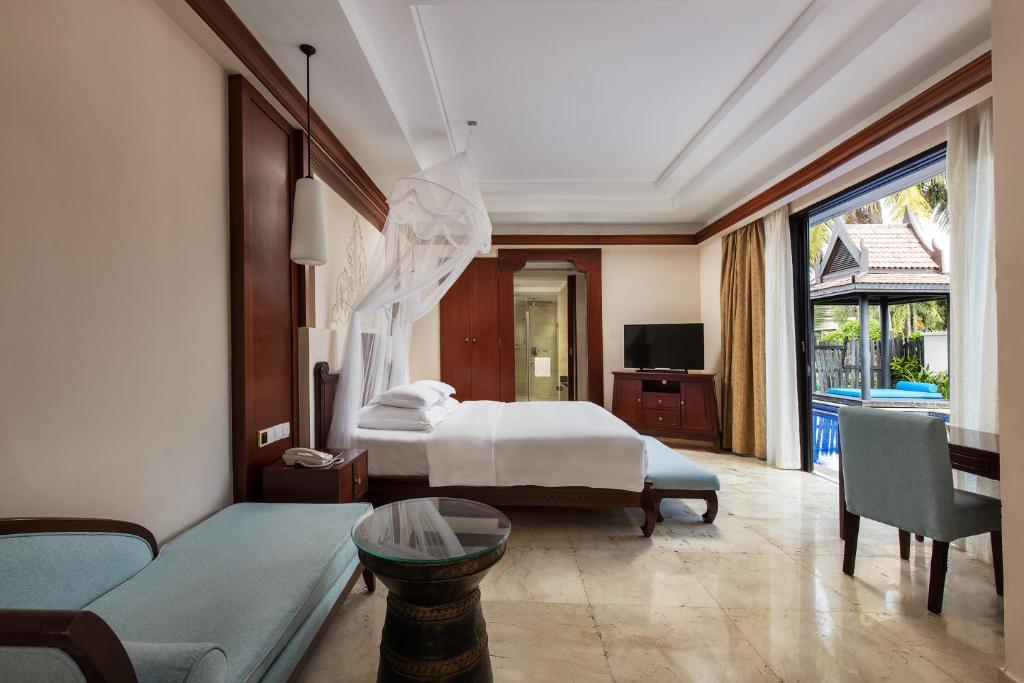 Вилла (Оформленная в тайском стиле роскошная вилла с бассейном) отеля Pullman Sanya Yalong Bay Villas & Resort, Санья