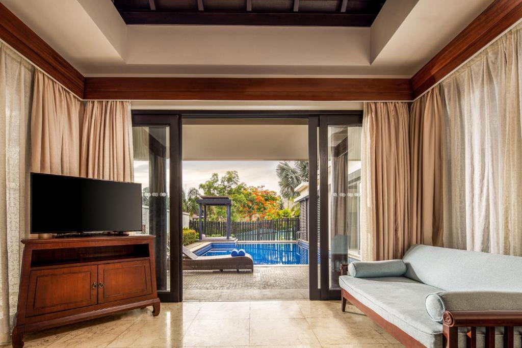 Вилла (Вилла Делюкс с 2 спальнями и собственным бассейном) отеля Pullman Sanya Yalong Bay Villas & Resort, Санья