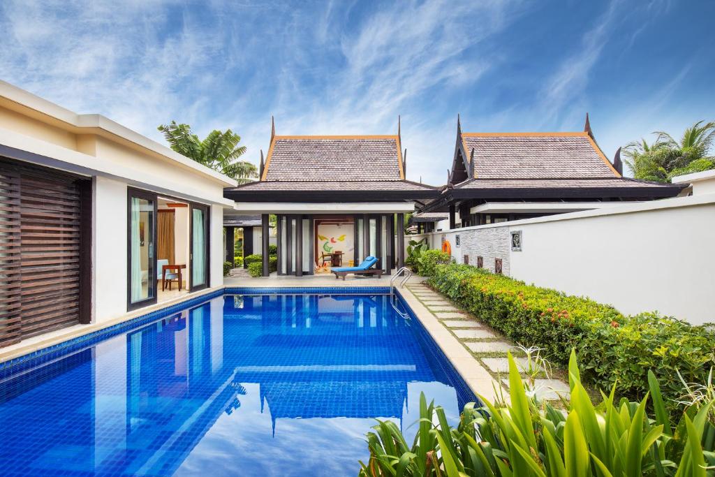 Вилла (Семейная вилла с собственным бассейном и садом) отеля Pullman Sanya Yalong Bay Villas & Resort, Санья