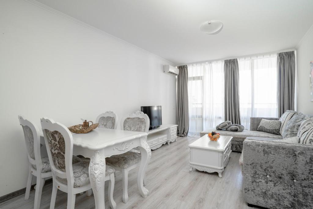 Апартаменты (Апартаменты с 1 спальней (для 2 взрослых и 1 ребенка)) курортного отеля Apolonia Resort, Созополь