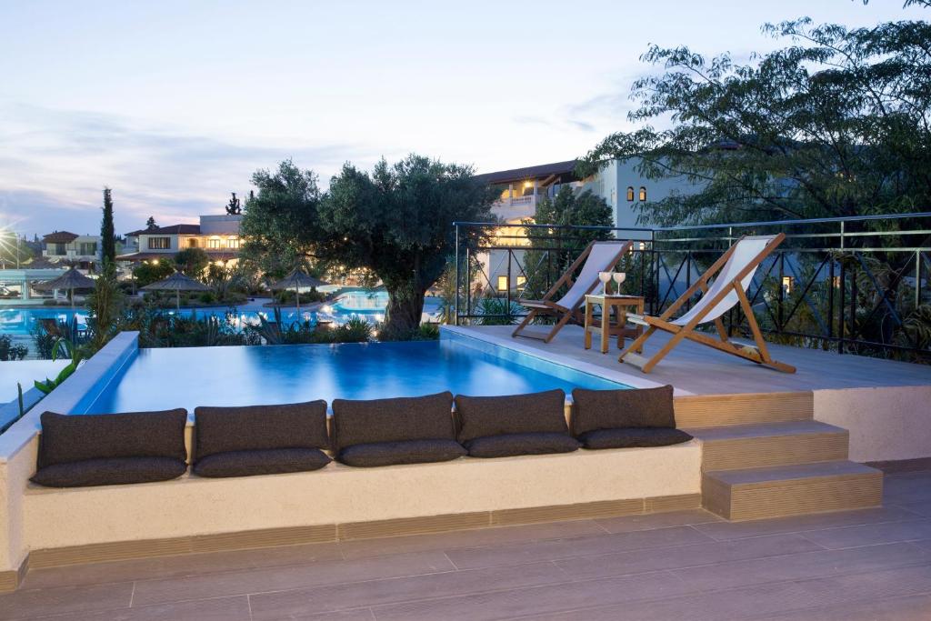 Номер (Бунгало с собственным бассейном и видом на бассейн) отеля Eretria Hotel & Spa Resort, Эретрия