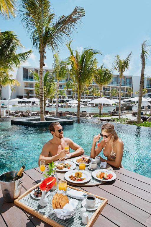 Сьюит (Полулюкс у бассейна) курортного отеля TRS Coral Hotel - Adults Only - All Inclusive, Канкун