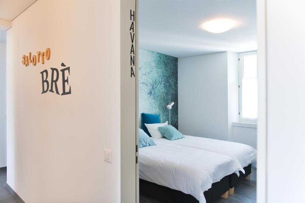 Двухместный (Двухместный номер с 1 кроватью и общей внешней ванной комнатой) отеля Salotto Brè - Bed and Breakfast, Лугано