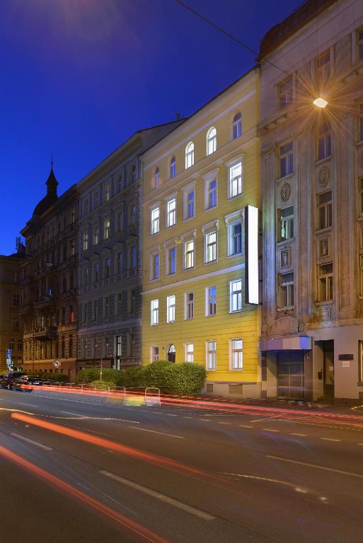 Четырехместный (Четырехместный номер Делюкс), Prague Season Hotel